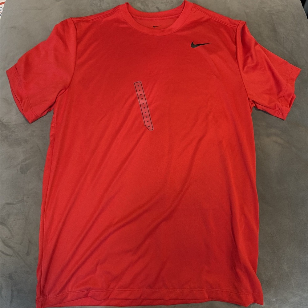 Nike Men's Dri-Fit Tshirt Red Sz Medium Loose Fit